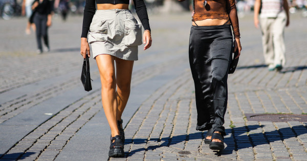 Borítókép: Visszatért! A stílusos nők már most imádják a 90-es évek megosztó, de praktikus trendjének nyári változatát