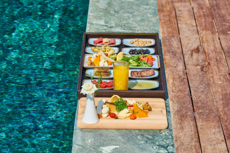 Borítókép: Hogyan tartható a diéta nyaralás alatt? A strandkaják és az esti tavernák fogsága helyett