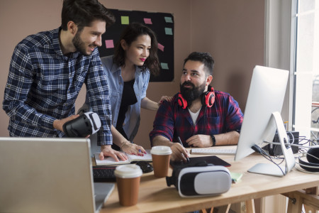 Borítókép: Akadályok, amiket magunknak építünk – Hogyan érvényesülhet egy nő a férfiasnak tartott szakmákban?