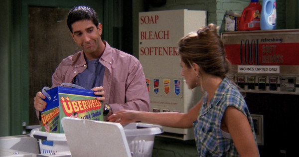 Borítókép: Mindig azok a makacs foltok! A szakértő szerint az alábbi 8 dologra figyelj, ha fehér ruhákat mosol