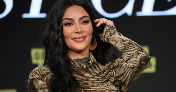 Borítókép: A naked bikini a nyár legmegosztóbb fürdőruhatrendje - a híres nők már viselik!