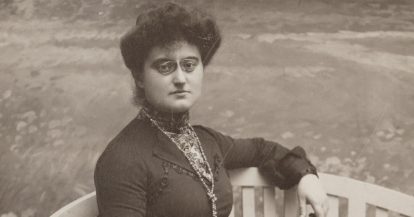 Borítókép: A magyar feminista, aki fiúiskolába járt, és akit Nobel-békedíjra jelöltek! Bédy-Schwimmer Rózsa a világ első női nagykövetének élete