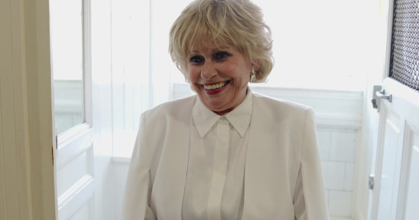 Borítókép: Esztergályos Cecília: „Ma már nem nagyon ismernek engem, nagy kár…”