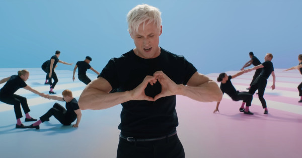 Borítókép: Nem Ryan Gosling az egyetlen! Avagy 8 színész, akinek filmes betétdala felkerült a Billboard Hot 100 toplistájára