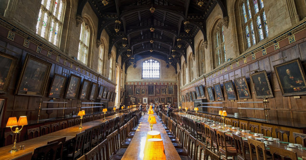 Borítókép: Hobbitfalva, Bridget Jones naplója és Harry Potter! Avagy 15 filmes helyszín, ahova érdemes elutazni