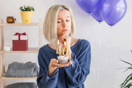 Borítókép: „Egy 40 feletti nő nem a futottak még kategória!" – Interjú Gedő Ágnes pszichológussal, az Újratervezés - Önismeret 40 felett című könyv szerzőjével