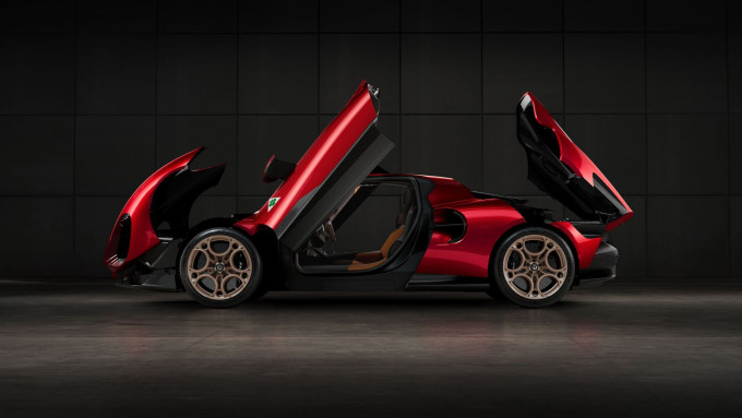 Alfa Romeo 33 Stradale 2023