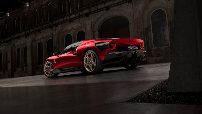 Alfa Romeo 33 Stradale 2023
