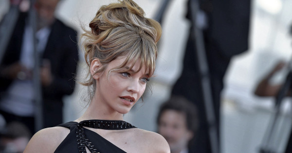 Mint egy mesebeli tündér! Palvin Barbi mindenkit elkápráztatott a külsejével a velencei filmfesztiválon