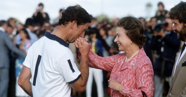 Borítókép: Örökké a szívünkben: Károly király megható módon emlékezett meg II. Erzsébet királynőről halálának első évfordulóján