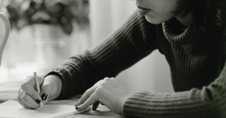 Borítókép: Amikor a tanárnénimmel leveleztem: miért hiányzik annyira a régi szokás?