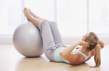 Borítókép: Tetőtől talpig átmozgat, fogyaszt és erősít: heti 3x15 perc is elég belőle és otthon is végezheted ezt az edzésformát