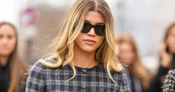 Borítókép: Lecsengett a nyár legnagyobb körömtrendje! A stílusos csajok már ilyen manikűrt csináltatnak az őszre