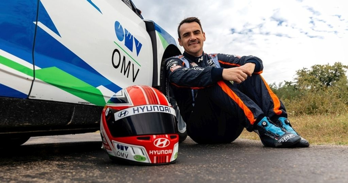 Michelisz a raliautóval