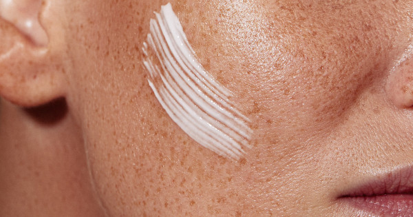 Borítókép: 10 összetevő, amikről a bőrgyógyászok állítják, hogy tényleg bőrfiatalító a hatásuk