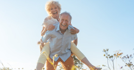 Borítókép: Hogyan segíthet át a humorérzéked a kapcsolatod mélyrepülésein? Kutatók vizsgálták a kérdést