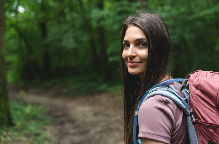 Borítókép: Till Anilla egyedül teljesítette a 2550 km-es Kékkört: „Ahogyan egyre többet vagy egyedül az erdőben, egyre kevésbé lesz ijesztő”