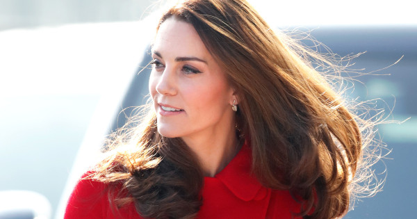 Borítókép: 2 frizura, amire a fodrászok esküsznek, ha vékonyszálú hajról van szó - sokkal, de sokkal dúsabbnak fog hatni tőlük!