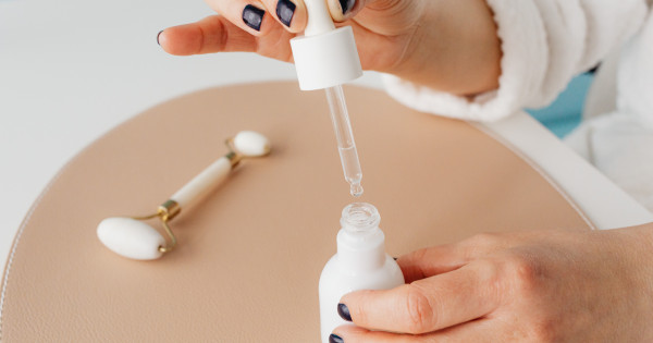 Borítókép: Túlzásba vihető a retinol hasznlálata? Utánajártunk, mi az ajánlott mennyiség és gyakoriság!