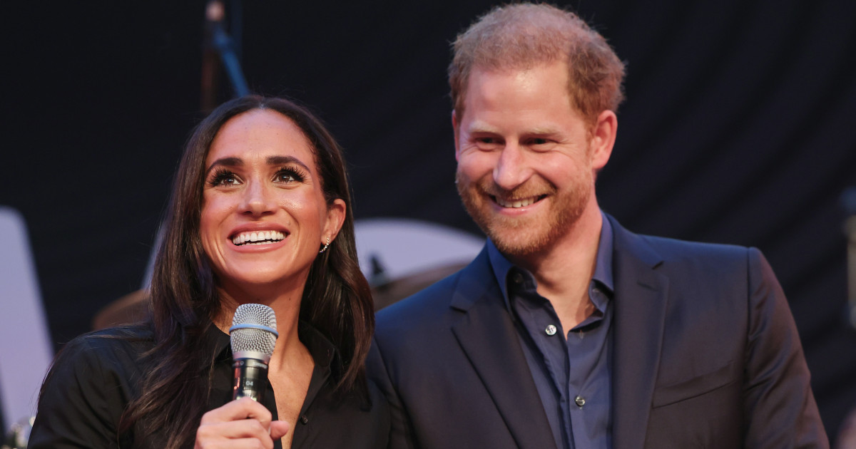 „Nem kellett volna otthagynom azt a kitalált hülyeséget” – Még a legnagyobb rajongók is ledöbbentek a videón, amiben Harry és Meghan beszélget