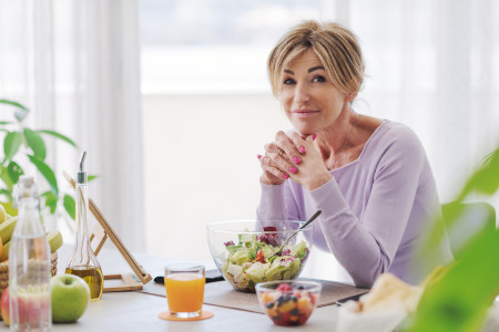 Borítókép: 8 étel, amit 50 felett mindenképp bőséggel fogyassz: felgyorsítják az anyagcserét!