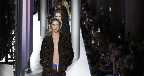 Borítókép: Hihetetlen, de igaz! A zsíros haj hatalmas divat lesz 2024-ben, ha hinni lehet az előrejelzéseknek