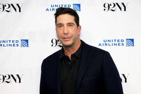 Borítókép: 57 éves lett David Schwimmer, a Jóbarátok egyik legszerethetőbb színésze 