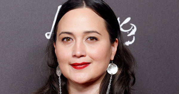 Borítókép: Aki ellopta Leonardo DiCaprio elől a figyelmet! 4 meglepő érdekesség a Megfojtott virágok csillagáról, Lily Gladstone-ról