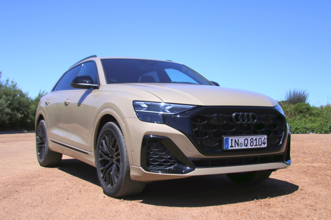 A V6-os TFSI ebben a homokszínben igazi harci eszköznek tűnik