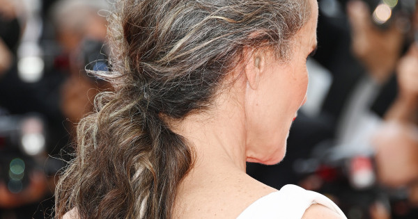 Borítókép: „Ráncos nagyi!” – beszóltak a netezők az 53 éves modellnek, ő azonban zseniálisan vágott vissza