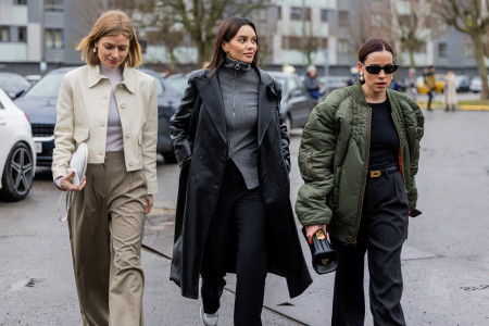 Borítókép: Szinte minden nő csinálja, pedig nagyon előnytelen - így ne viseld soha a kötött pulcsit!