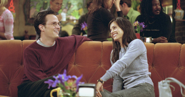 Borítókép: Eredetileg Chandler megcsalta volna Monicát a Jóbarátokban, de Matthew Perry nem engedte, hogy ez megtörténjen