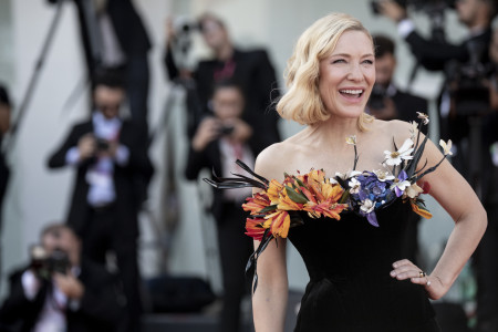 Borítókép: A frizura, amit messziről kerülj el, ha elmúltál 40, mert évekkel többnek mutat a valódi korodnál