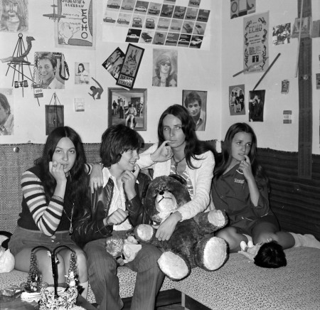 Borítókép: Káprázatos fényképek arról, milyen volt kamasznak lenni az elmúlt 100 évben