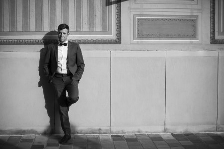 Borítókép: Színház az egész világ, és futó benne Magyar Bálint: interjú a művésszel