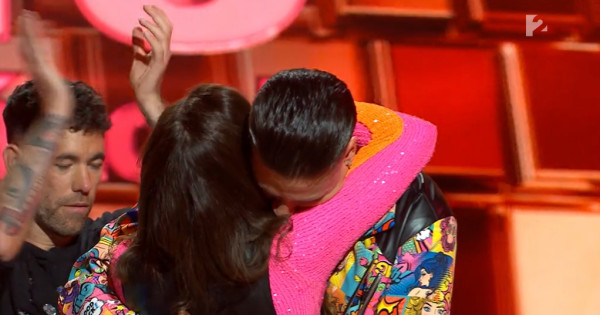 T. Danny partbere, Lissák Laura nyakába borult, mikor kiderült, hogy a harmadik helyen végeztek a Dancing with the Stars 4. évadában döntőjében