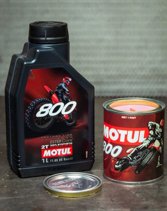 Motul 800 2T gyertya
