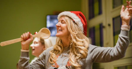 Borítókép: 5 régi karácsonyi sláger és meglepő történetük – van élet Mariah Carey-n túl is!