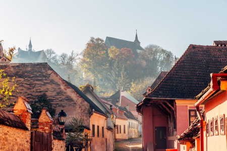 Borítókép: 7 mesebeli erdélyi falu, ahová ellátogatni valóságos időutazás: apró gyöngyszemek
