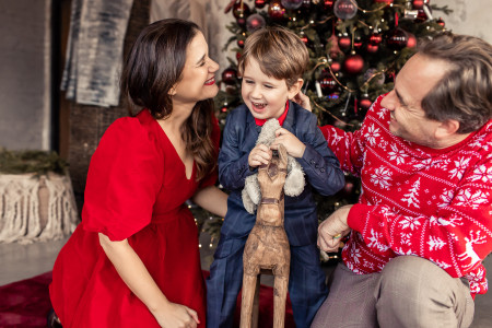 Borítókép: Hogyan készülnek az igazán jó karácsonyi családi fotók? A profi fotós tippjei