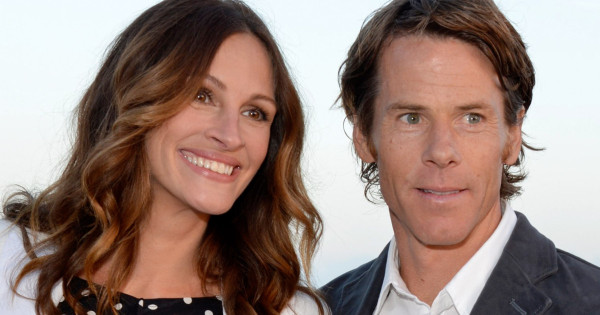 Borítókép: Julia Roberts és férje szerelmi története olyan, mint egy romantikus film: azóta is elválaszthatatlanok!