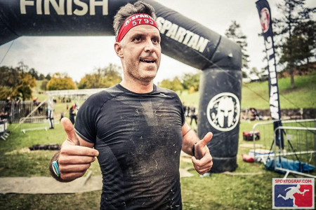 Borítókép: Színház az egész világ, és futó benne Nagy Balázs: interjú a színésszel