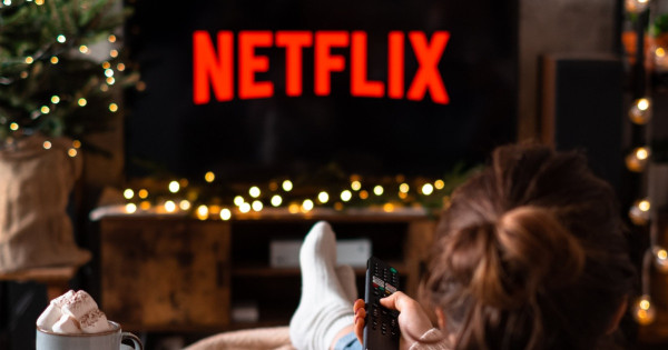 Borítókép: Ünnepi sorozat-bakancslista: A 10 legjobb sorozat a karácsonyi szünetre