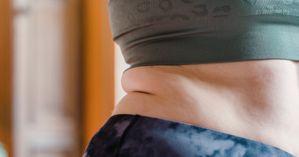 Borítókép: A szakértő szerint 40 felett ez a 3 leghatásosabb gyakorlat a hasi zsír ellen - videó