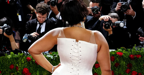 Borítókép: Ő lenne a világ legszebbje? Egy gyönyörű plus size lányt szavaztak meg a 2023-as év modelljének - fotók