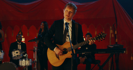 Borítókép: Egészen meglepő: Ed Sheeran így győzte le a dadogást