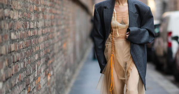 Borítókép: Újabb bizarr divatőrület tér vissza a 2000-es évekből, pedig lehet, hogy jobb lett volna örökre elfelejteni?