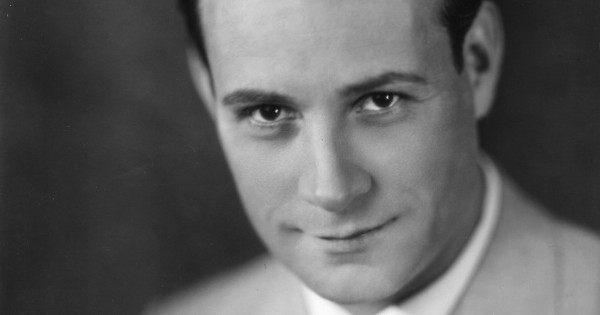 Borítókép: Egy magyar férfi, aki könyvelőből lett a hollywoodi filmipar első szívtiprója: Várkonyi Mihály különleges élete