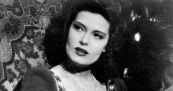 Borítókép: Toplista: A világ 6 valaha élt leggyönyörűbb magyar színésznője a múltból