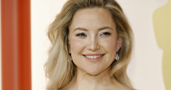 Borítókép: Hogy csinálja ezt? Kate Hudson két lehetetlen trendet párosított össze és a végeredmény pedig zseniális